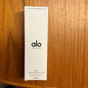 Body wash : alo glow system , mega- c body wash 200 ml